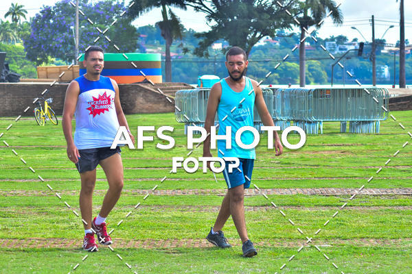 Compre suas fotos do eventoCorre quem quer, caminha quem quiser - Treino Harley Runners no Fotop