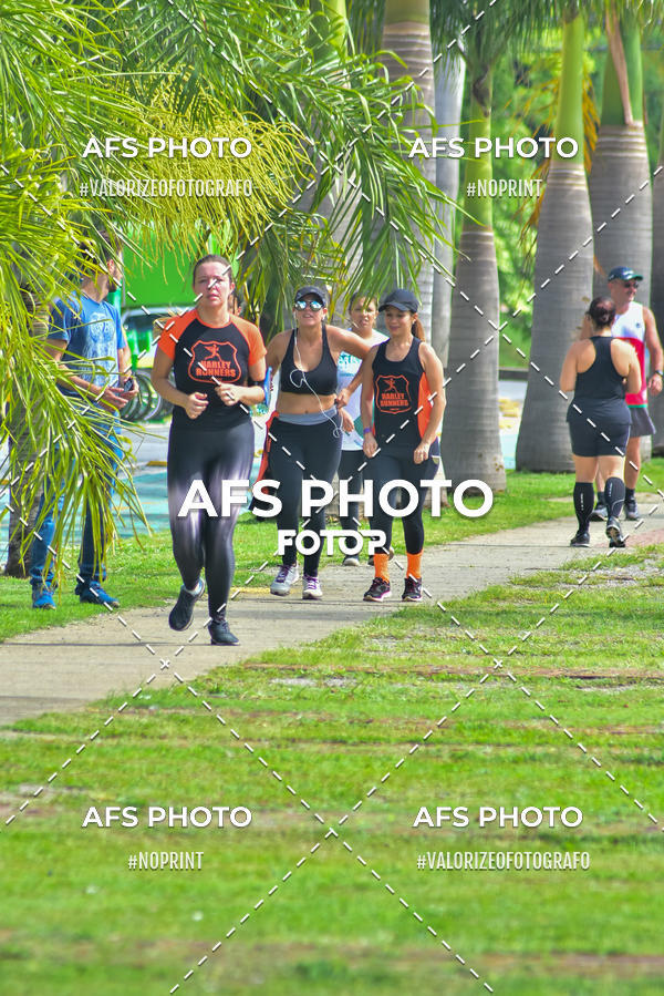 Compre suas fotos do eventoCorre quem quer, caminha quem quiser - Treino Harley Runners no Fotop