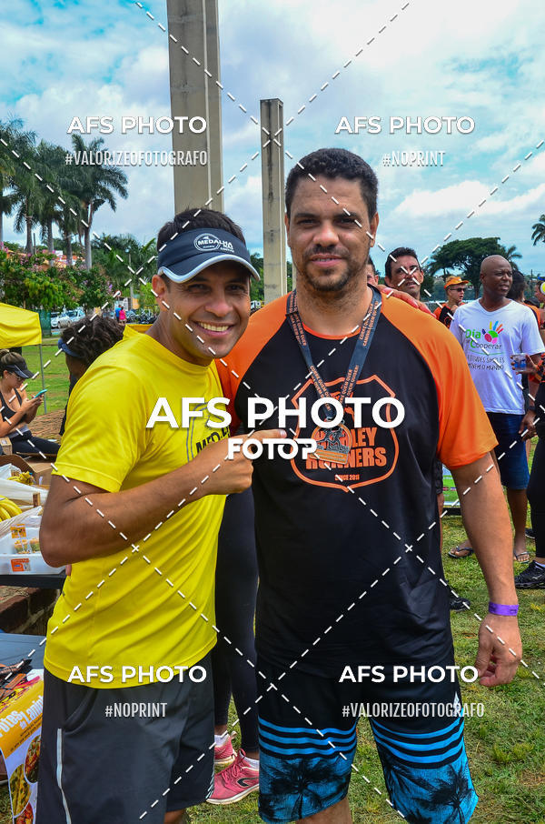 Compre as suas fotos do eventoCorre quem quer, caminha quem quiser - Treino Harley Runners no Fotop