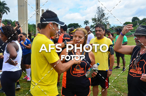 Compre as suas fotos do eventoCorre quem quer, caminha quem quiser - Treino Harley Runners no Fotop