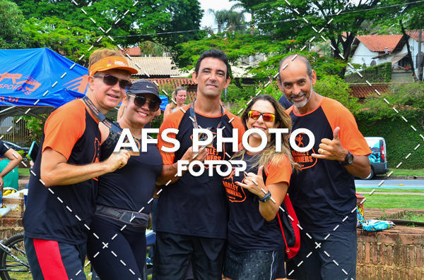 Achetez vos photos de l'vnementCorre quem quer, caminha quem quiser - Treino Harley Runners sur Fotop