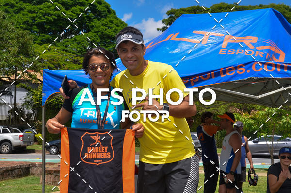 Compre as suas fotos do eventoCorre quem quer, caminha quem quiser - Treino Harley Runners no Fotop