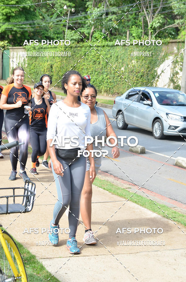 Achetez vos photos de l'vnementCorre quem quer, caminha quem quiser - Treino Harley Runners sur Fotop
