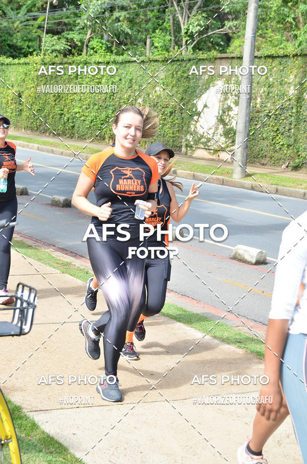 Achetez vos photos de l'vnementCorre quem quer, caminha quem quiser - Treino Harley Runners sur Fotop