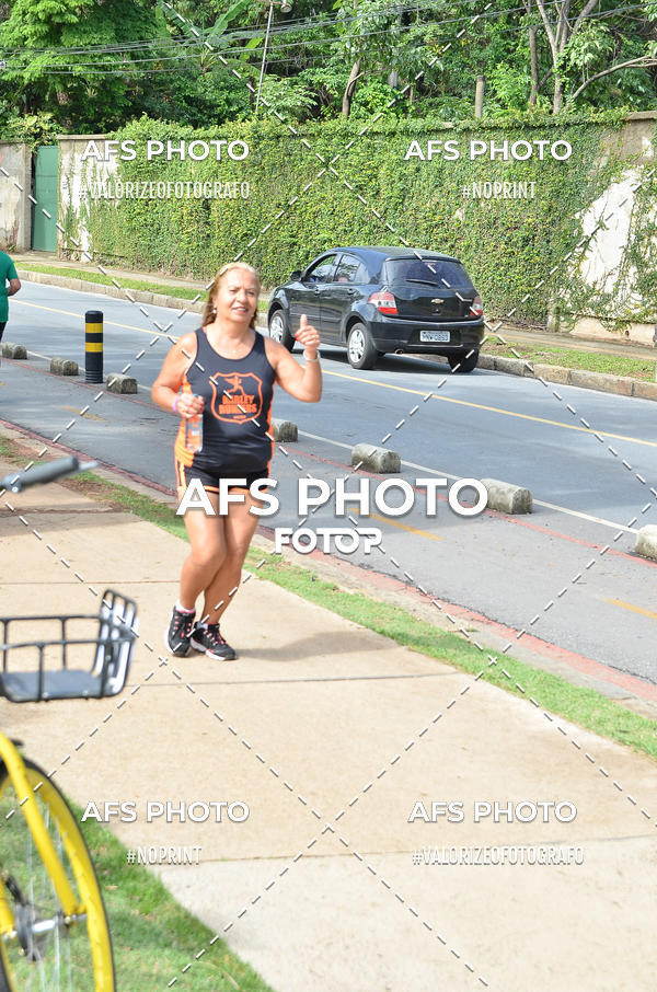 Compre suas fotos do eventoCorre quem quer, caminha quem quiser - Treino Harley Runners no Fotop