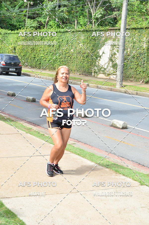 Compre suas fotos do eventoCorre quem quer, caminha quem quiser - Treino Harley Runners no Fotop