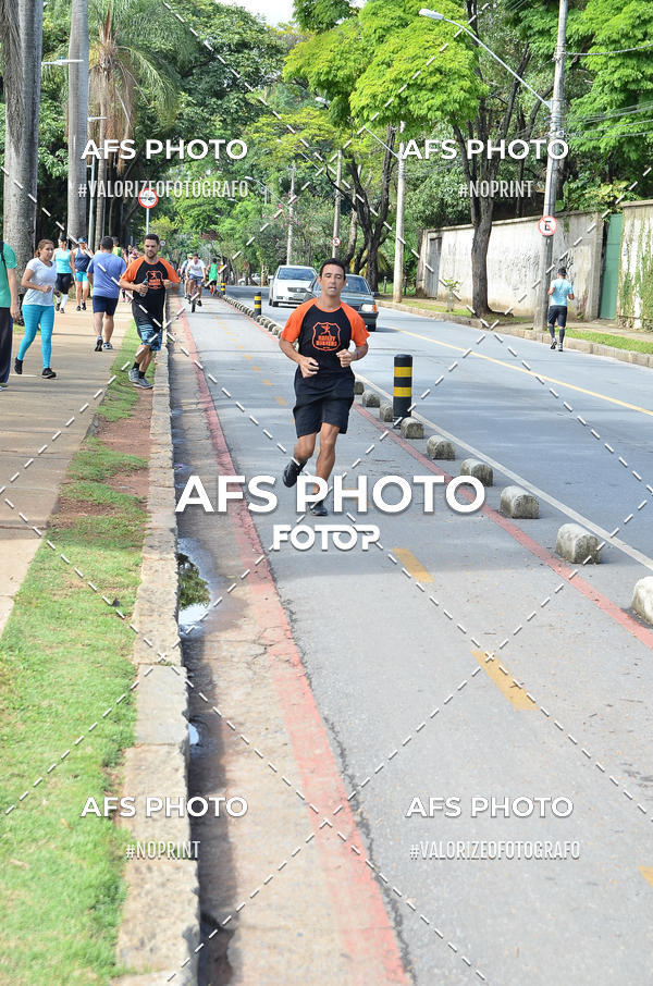 Compre suas fotos do eventoCorre quem quer, caminha quem quiser - Treino Harley Runners no Fotop