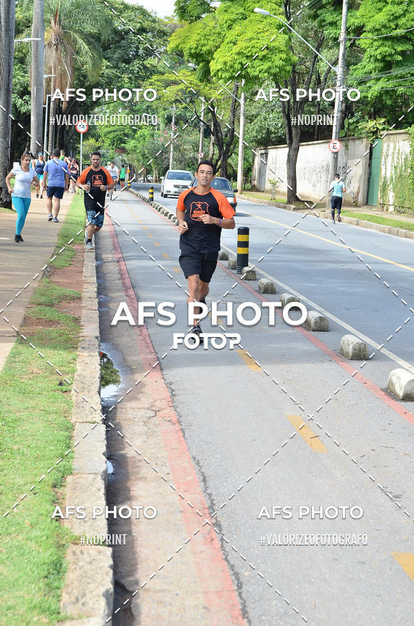 Compre suas fotos do eventoCorre quem quer, caminha quem quiser - Treino Harley Runners no Fotop