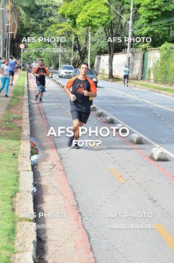 Compre suas fotos do eventoCorre quem quer, caminha quem quiser - Treino Harley Runners no Fotop