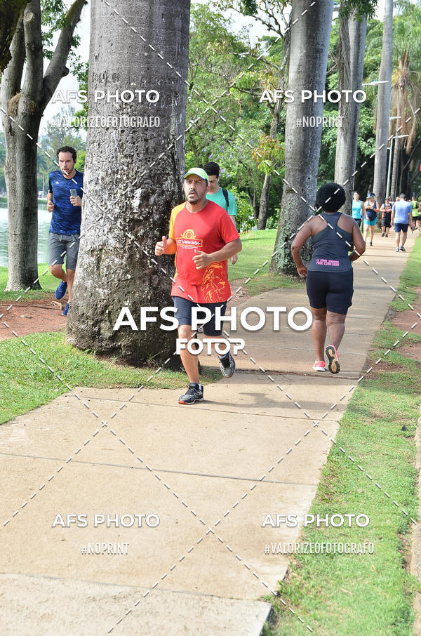 Compre suas fotos do eventoCorre quem quer, caminha quem quiser - Treino Harley Runners no Fotop
