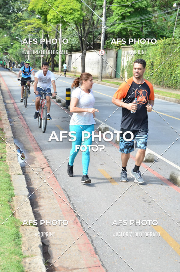 Compre suas fotos do eventoCorre quem quer, caminha quem quiser - Treino Harley Runners no Fotop