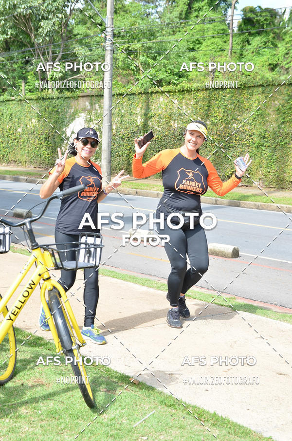 Compre suas fotos do eventoCorre quem quer, caminha quem quiser - Treino Harley Runners no Fotop
