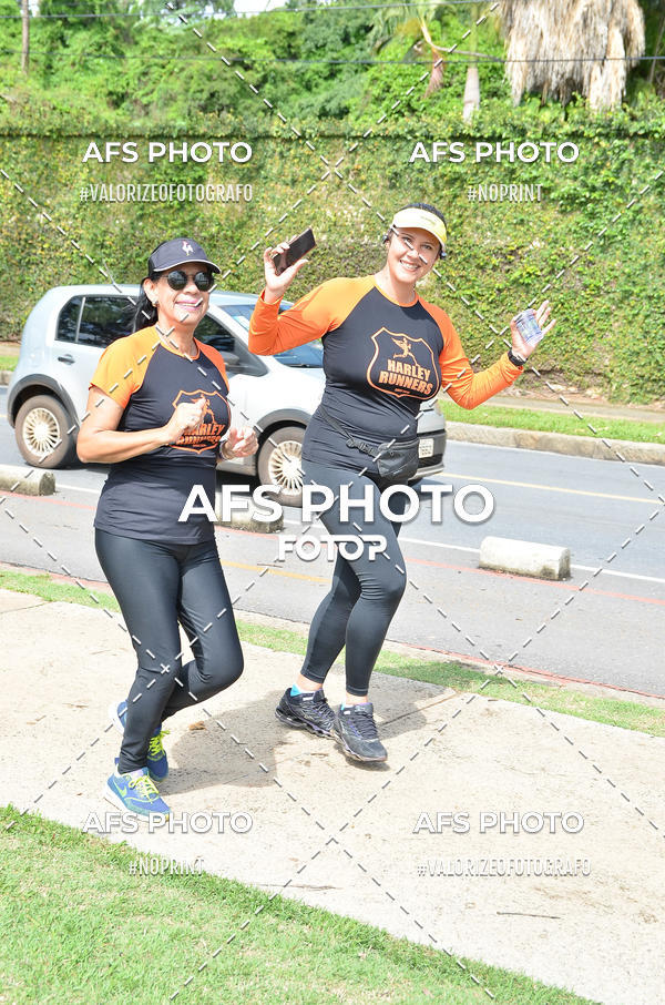 Compre suas fotos do eventoCorre quem quer, caminha quem quiser - Treino Harley Runners no Fotop