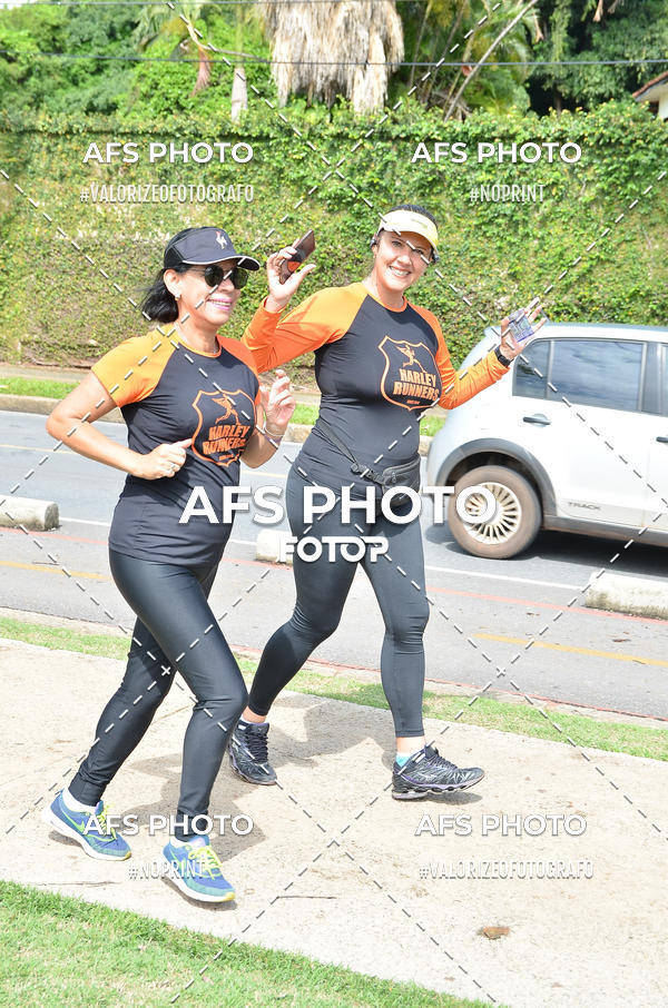 Compre suas fotos do eventoCorre quem quer, caminha quem quiser - Treino Harley Runners no Fotop