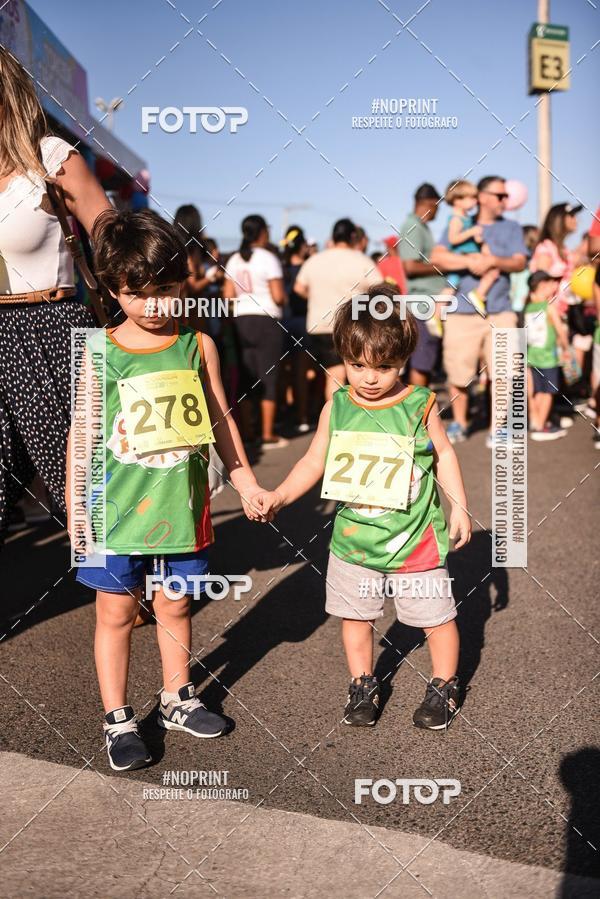 Buy your photos of the eventCorrida Kids Boulevard on Fotop