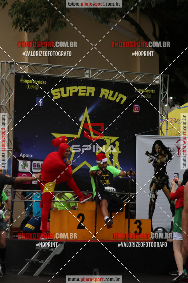 Achetez vos photos de l'vnementCorrida Super Run sur Fotop