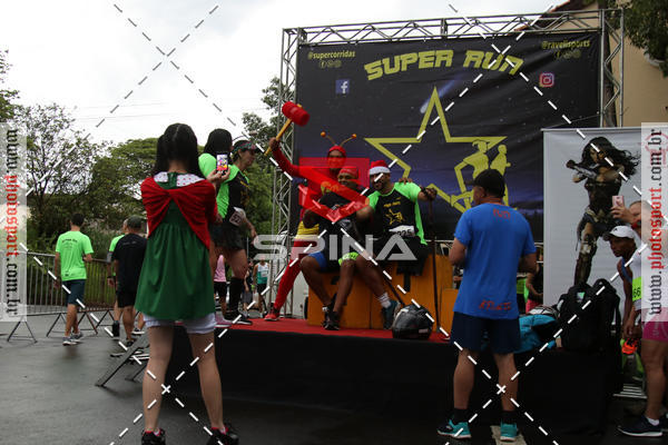 Achetez vos photos de l'vnementCorrida Super Run sur Fotop