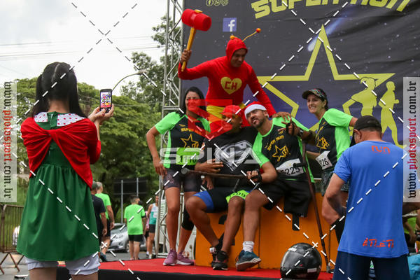 Achetez vos photos de l'vnementCorrida Super Run sur Fotop