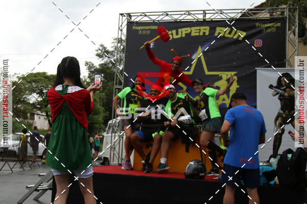 Achetez vos photos de l'vnementCorrida Super Run sur Fotop