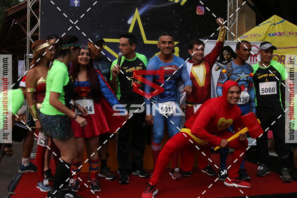 Achetez vos photos de l'vnementCorrida Super Run sur Fotop