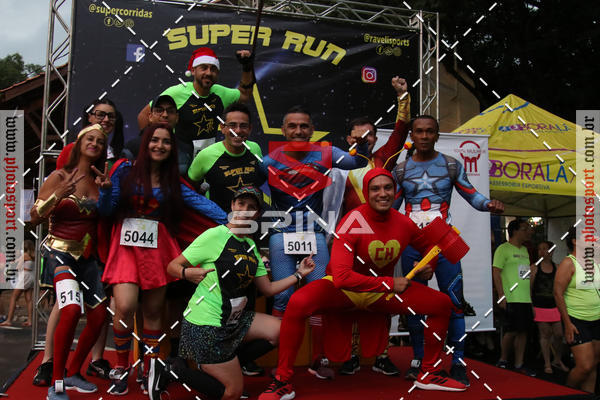 Achetez vos photos de l'vnementCorrida Super Run sur Fotop
