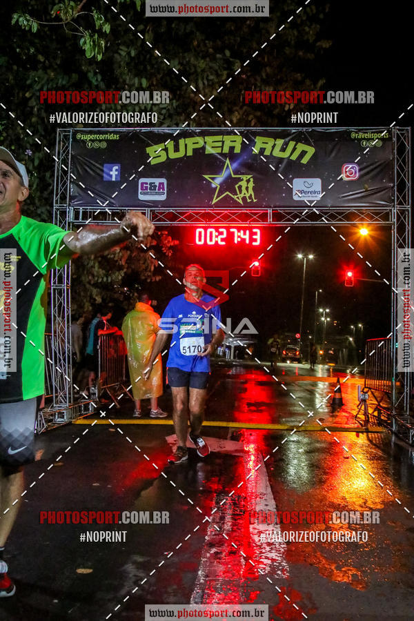 Achetez vos photos de l'vnementCorrida Super Run sur Fotop