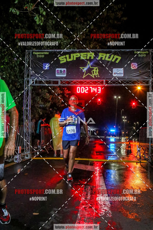 Achetez vos photos de l'vnementCorrida Super Run sur Fotop