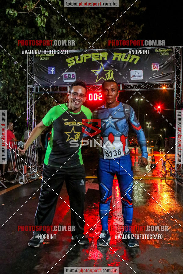 Achetez vos photos de l'vnementCorrida Super Run sur Fotop