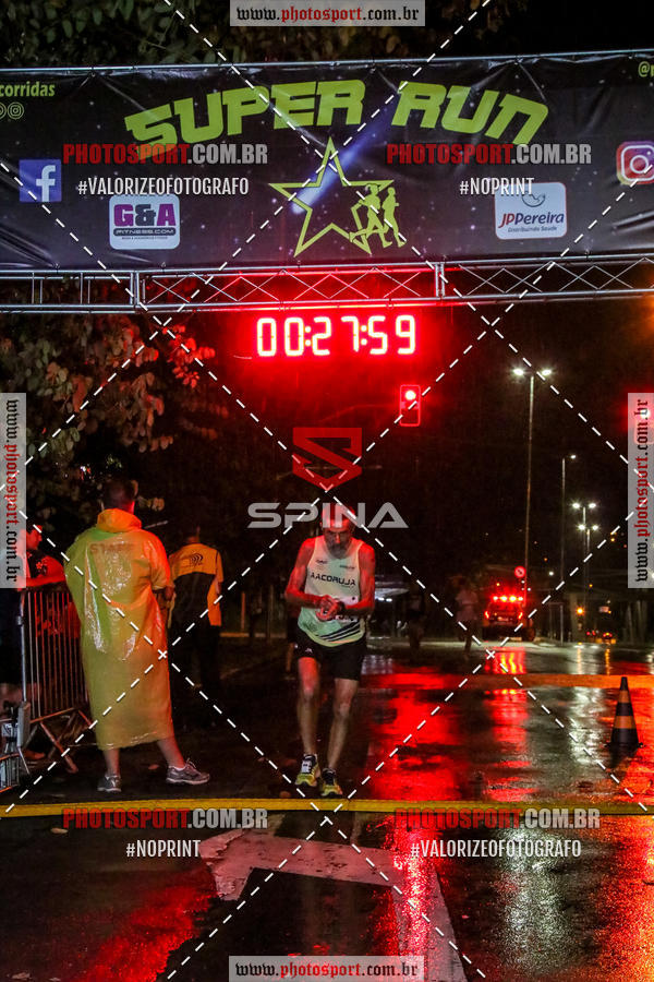 Achetez vos photos de l'vnementCorrida Super Run sur Fotop