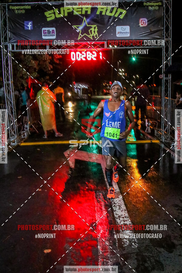 Achetez vos photos de l'vnementCorrida Super Run sur Fotop