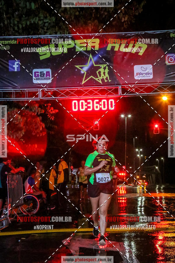 Achetez vos photos de l'vnementCorrida Super Run sur Fotop