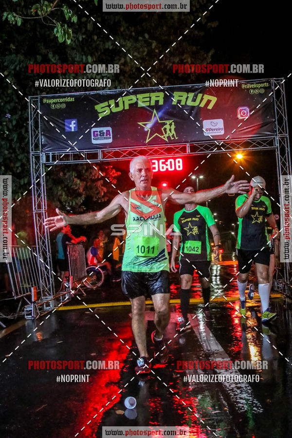 Achetez vos photos de l'vnementCorrida Super Run sur Fotop