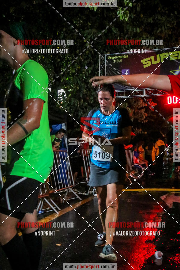 Achetez vos photos de l'vnementCorrida Super Run sur Fotop