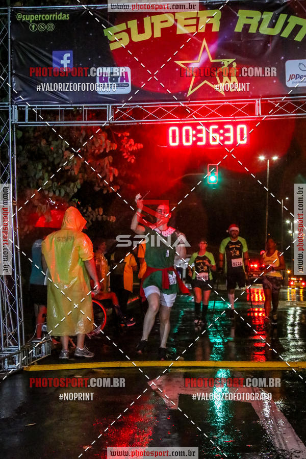 Achetez vos photos de l'vnementCorrida Super Run sur Fotop