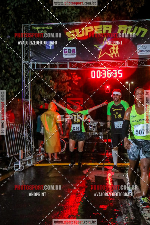 Achetez vos photos de l'vnementCorrida Super Run sur Fotop