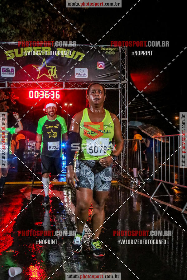 Achetez vos photos de l'vnementCorrida Super Run sur Fotop