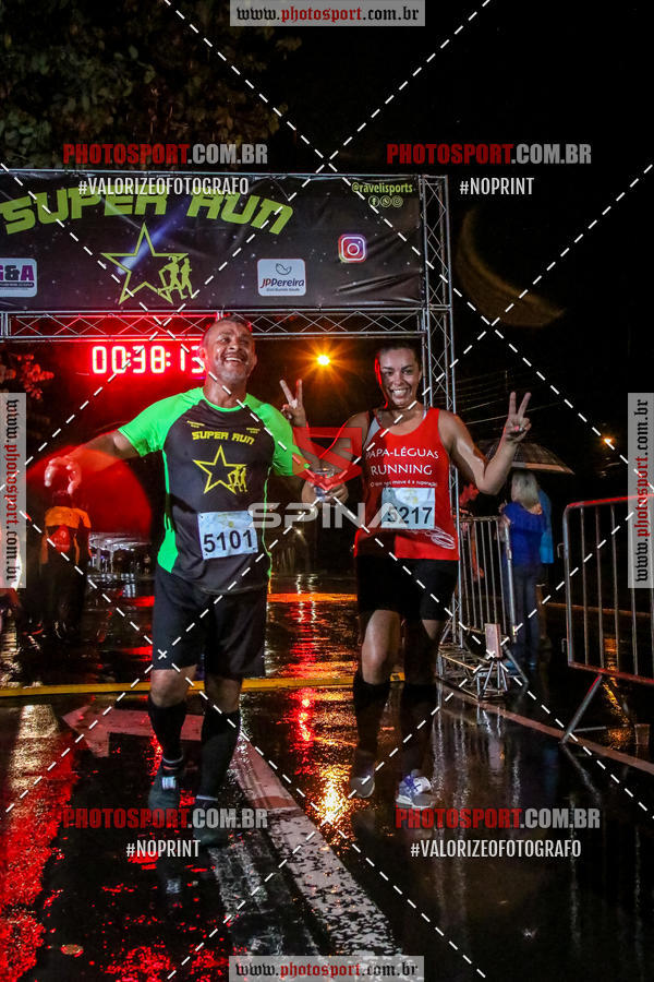 Achetez vos photos de l'vnementCorrida Super Run sur Fotop