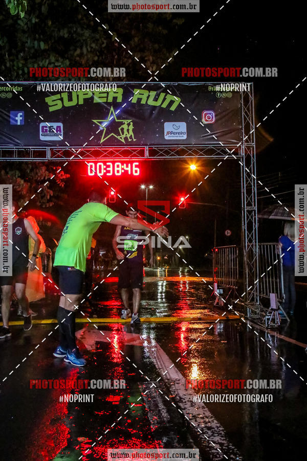 Achetez vos photos de l'vnementCorrida Super Run sur Fotop