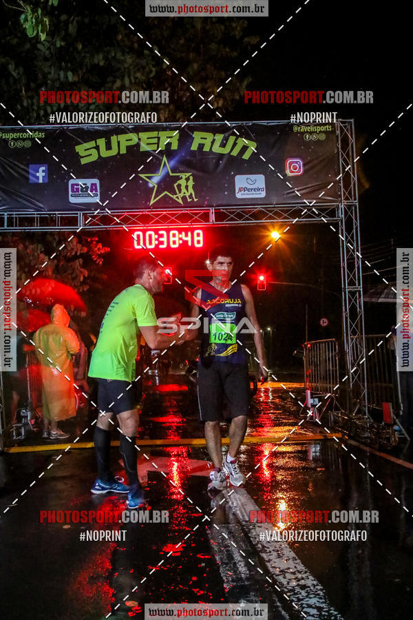 Achetez vos photos de l'vnementCorrida Super Run sur Fotop