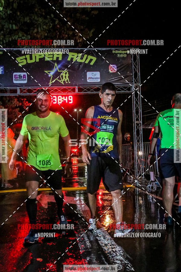 Achetez vos photos de l'vnementCorrida Super Run sur Fotop