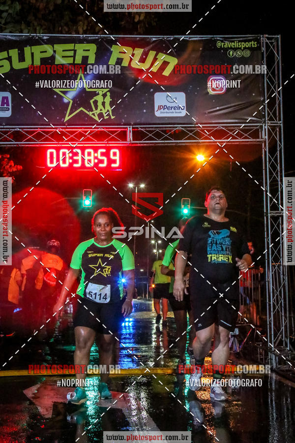 Achetez vos photos de l'vnementCorrida Super Run sur Fotop