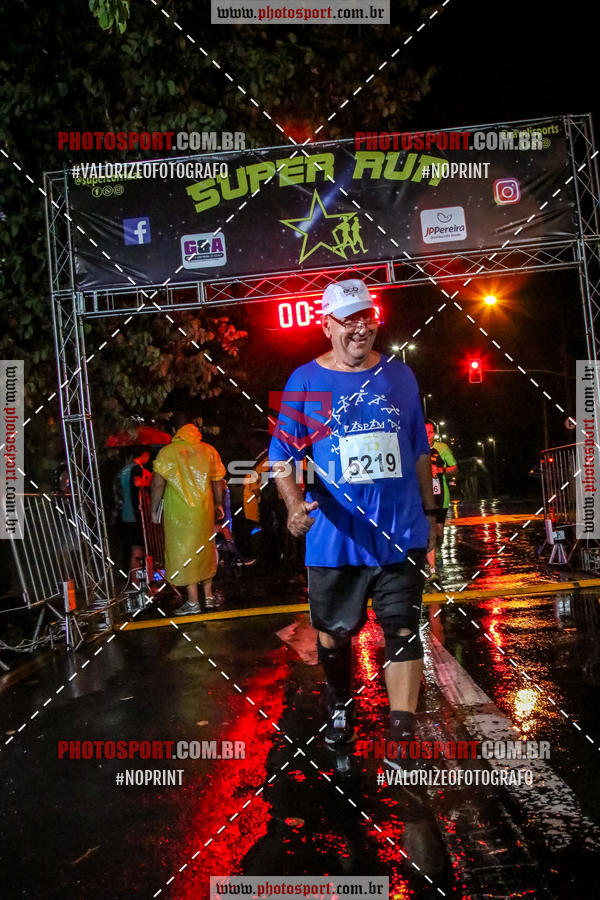 Achetez vos photos de l'vnementCorrida Super Run sur Fotop