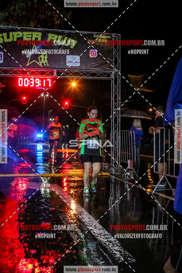 Achetez vos photos de l'vnementCorrida Super Run sur Fotop