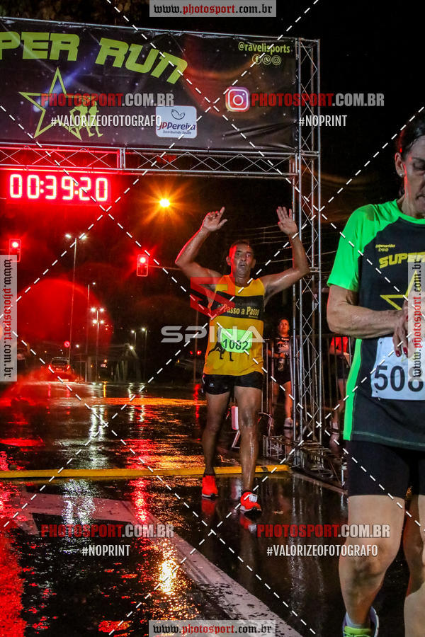 Achetez vos photos de l'vnementCorrida Super Run sur Fotop