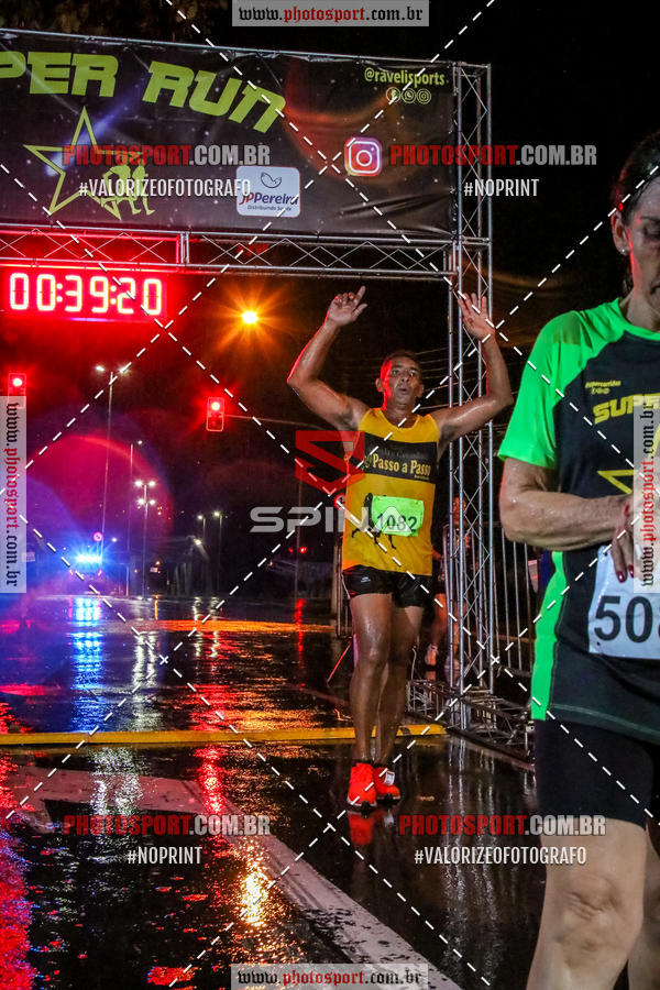 Achetez vos photos de l'vnementCorrida Super Run sur Fotop