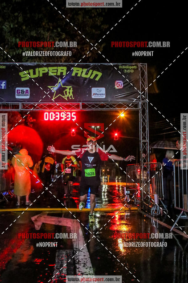 Achetez vos photos de l'vnementCorrida Super Run sur Fotop
