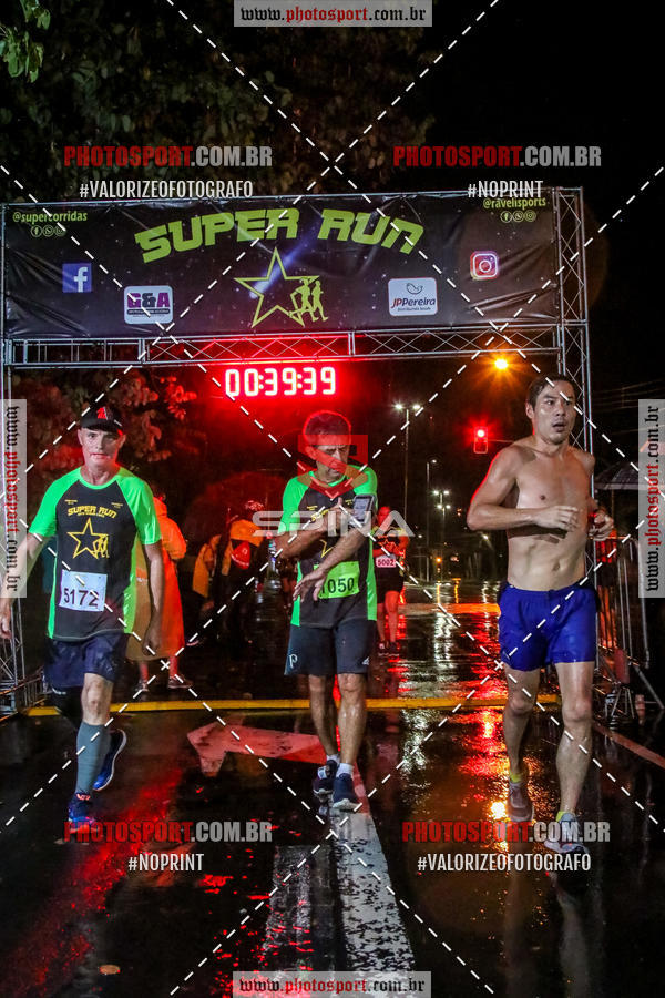 Achetez vos photos de l'vnementCorrida Super Run sur Fotop