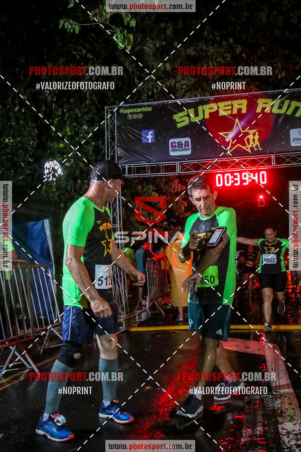 Achetez vos photos de l'vnementCorrida Super Run sur Fotop