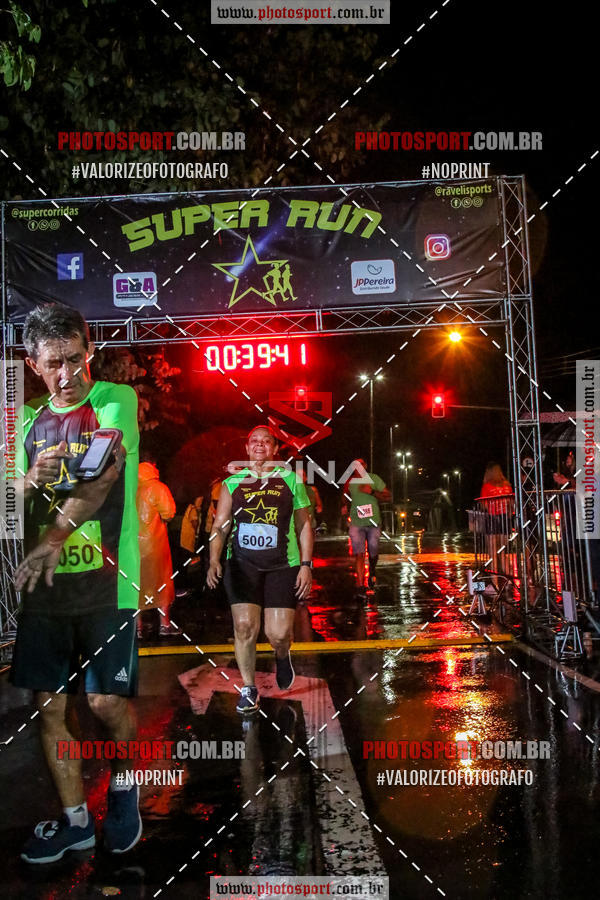 Achetez vos photos de l'vnementCorrida Super Run sur Fotop