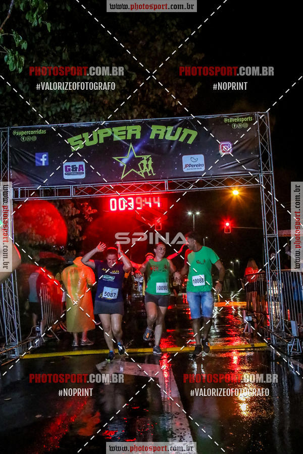Achetez vos photos de l'vnementCorrida Super Run sur Fotop